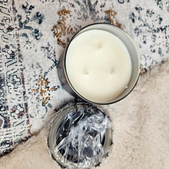 Bath and Body Works Vampire Blood 3-Wick Candle 14.5oz NEW - Picture 2 of 3